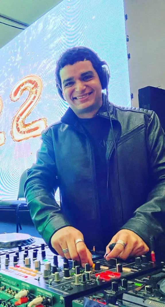 Michael Müller tocando em evento